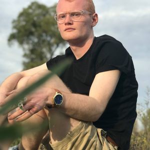 Meet your Posher, Johnathon